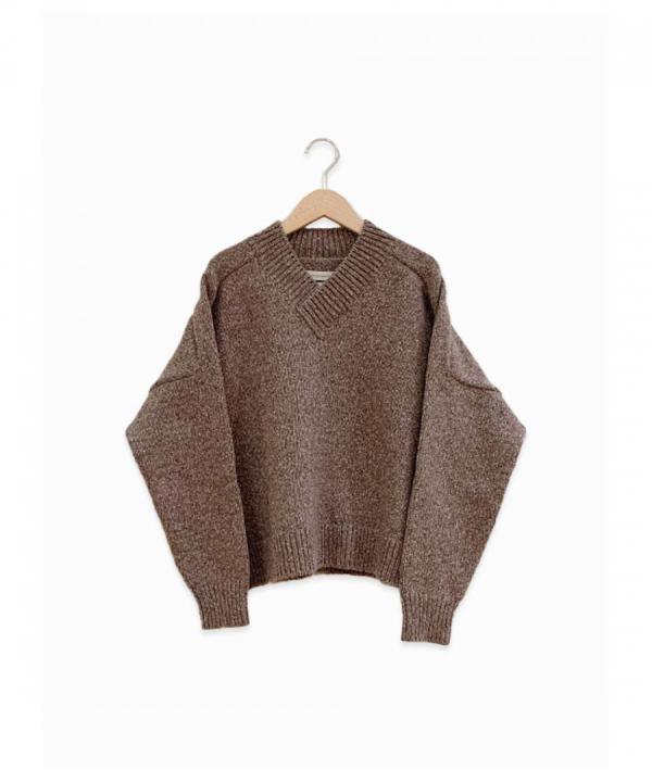 SOFT WOOL SWEATER