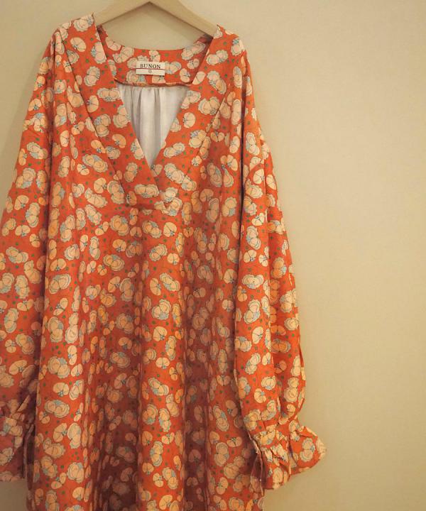 V-neck wide dress