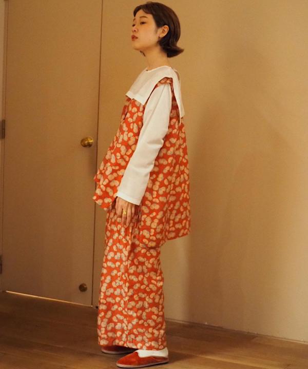Embroidery tuck pants