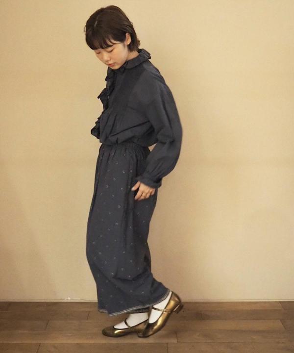 Embroidery tuck pants