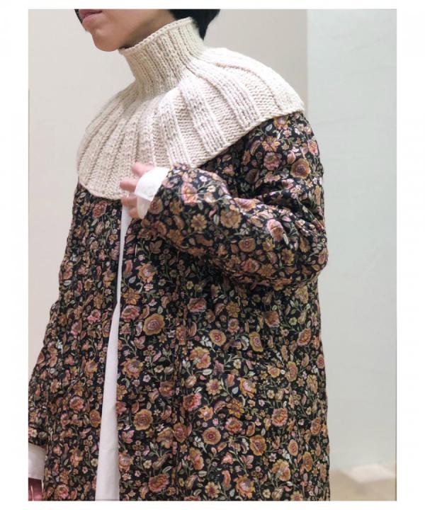 HAND-KNITTED NECK WARMER COLLAR