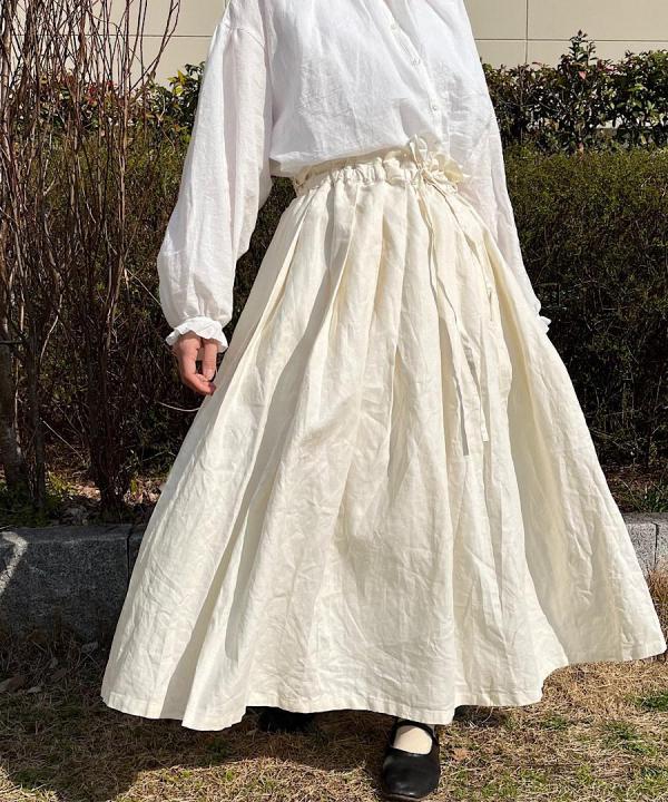 COATING　LINEN　TUCKED　SKIRT