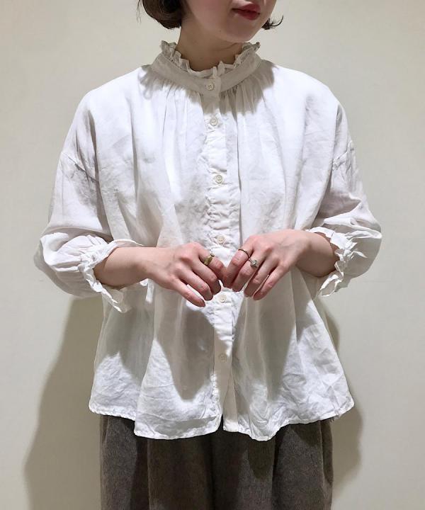FRILLY BLOUSE