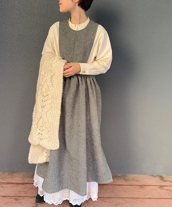 寂然たるpinafore vest