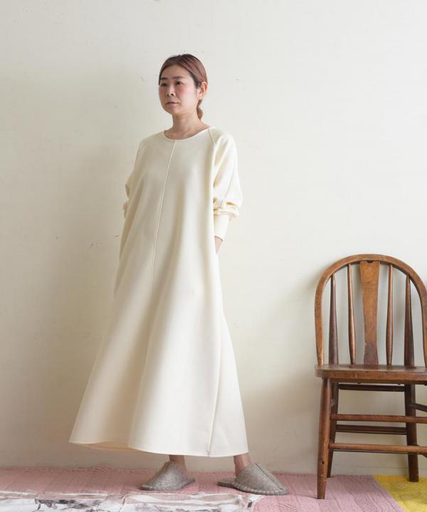 clean&soft knit　ステッチロングワンピース