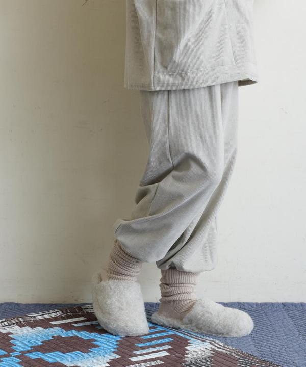 brushed easy corduroy　裾ギャザーパンツ