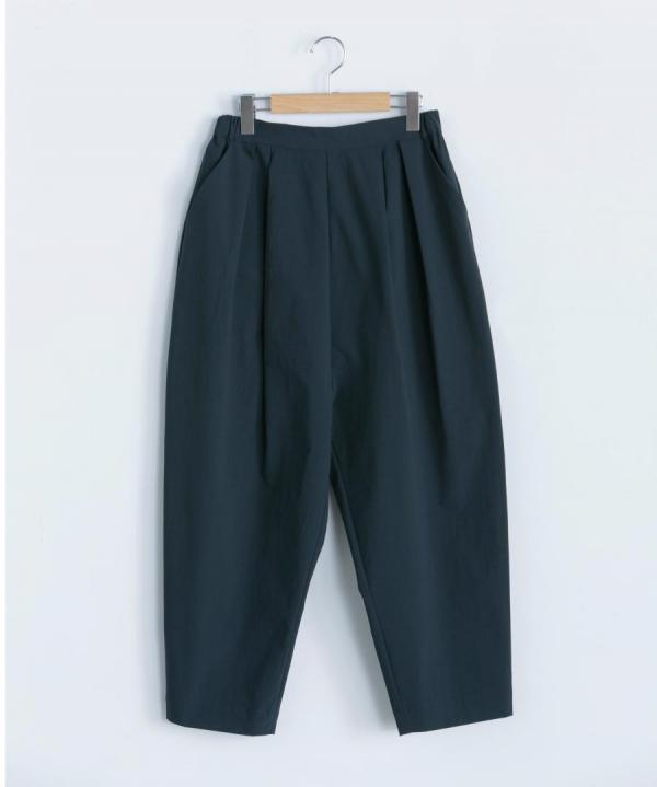 タックパンツ