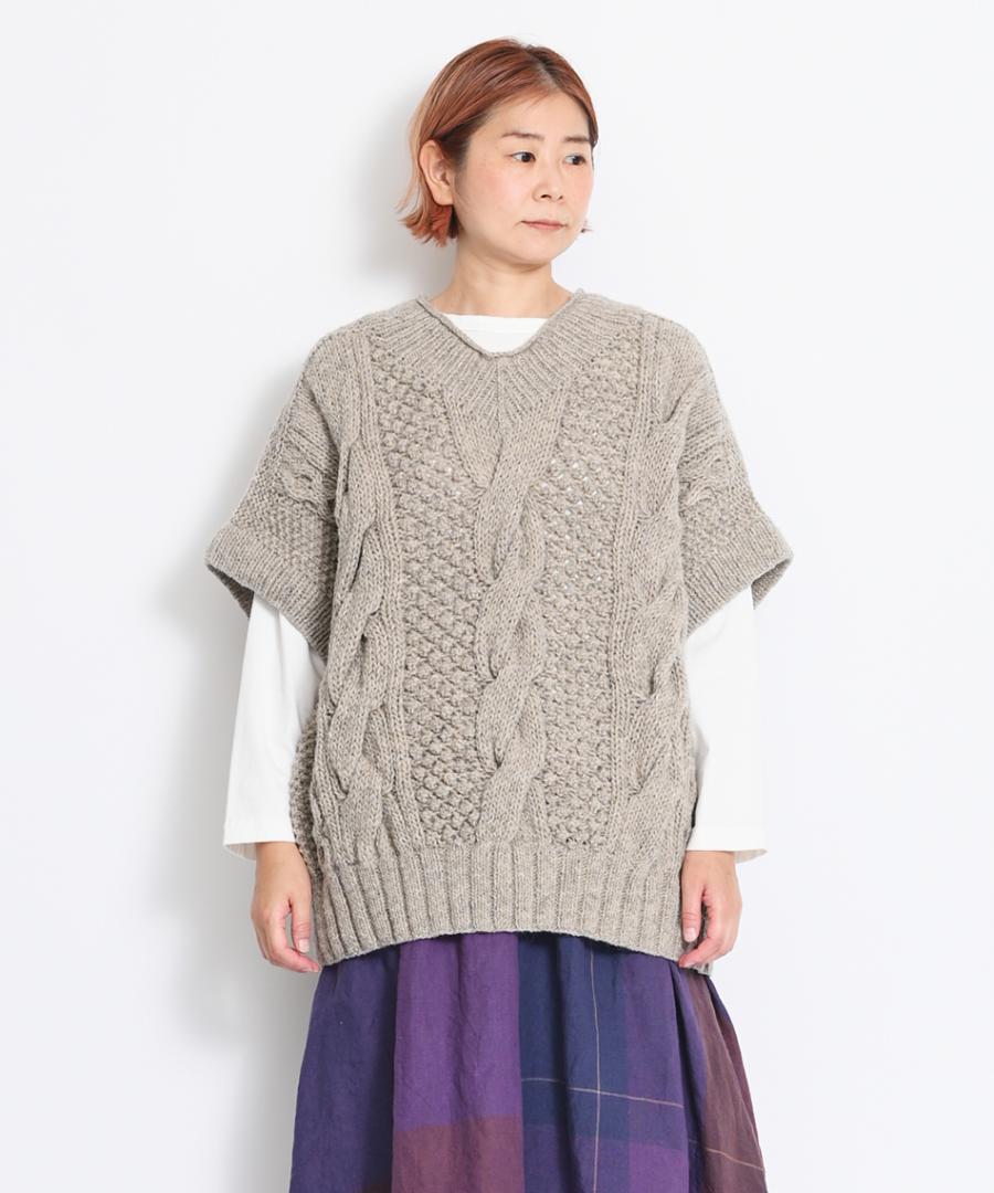 ロービングケーブル柄編み　2wayベスト