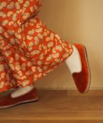 Embroidery tuck pants