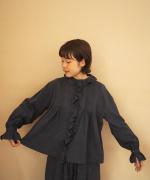 Embroidery pintuck blouse
