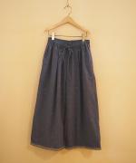 Embroidery tuck pants