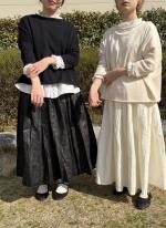 COATING　LINEN　TUCKED　SKIRT