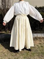 COATING　LINEN　TUCKED　SKIRT