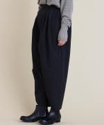 タックパンツ