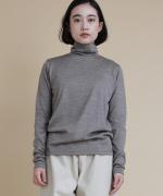 ウール天竺タートルネックプルオーバー