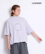 USE天竺プリント　モックネックＴシャツ(英字)