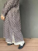 BANDED COLLAR ACK PLEATS MAXI SHIRT
