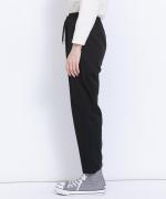 ストレッチツイル　スリムテーパードパンツ