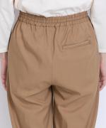 ストレッチツイル　スリムテーパードパンツ