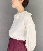 RUFFLE COLLAR PULOVER