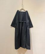 Square neckline dress-A