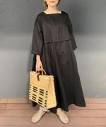 Square neckline dress-A