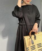 Square neckline dress-A