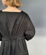 Square neckline dress-A