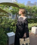 Square neckline dress-A