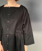 Square neckline dress-A