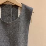寂然たるpinafore vest