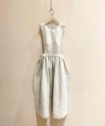 寂然たるpinafore vest