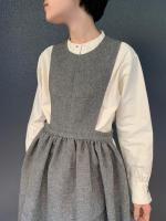 寂然たるpinafore vest