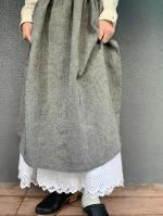 寂然たるpinafore vest
