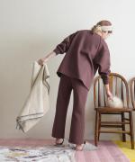 clean&soft knit　セミフレアパンツ