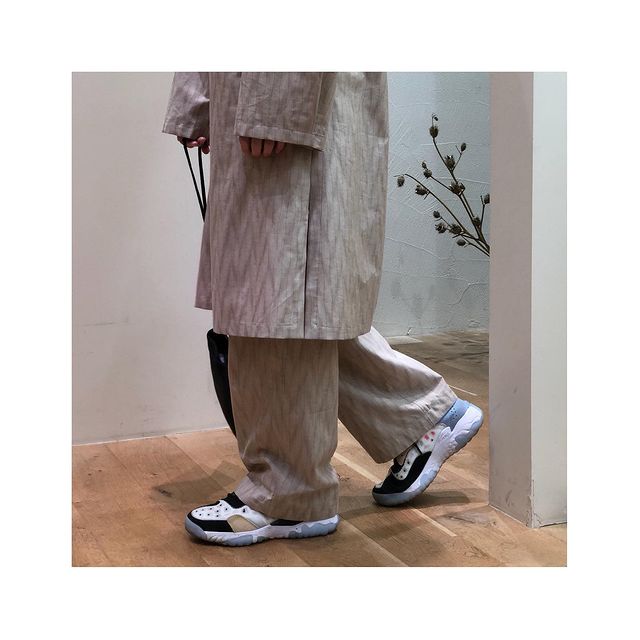 INSTAGRAM